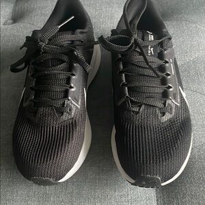 Women’s Black Athletic Shoes